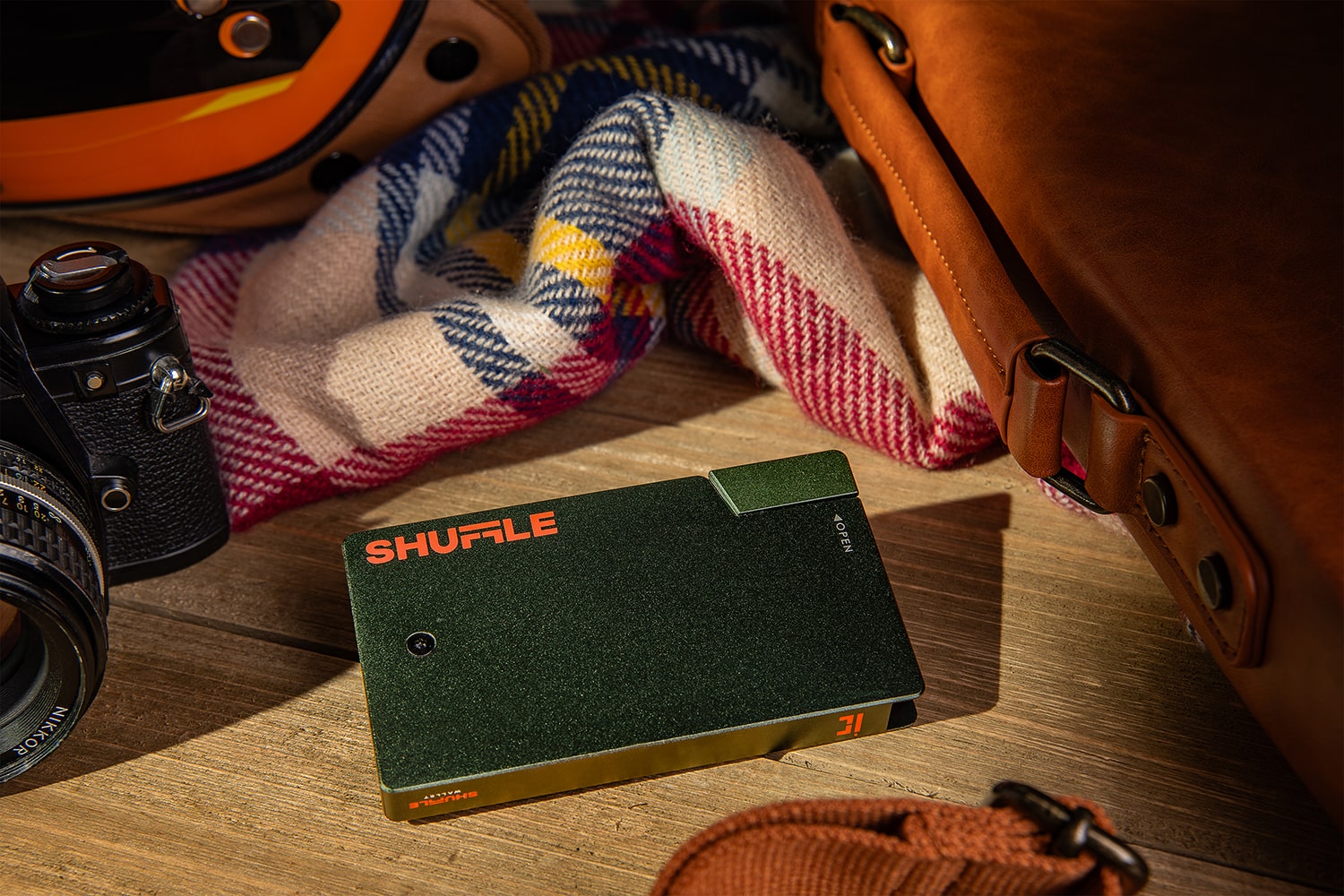 What are the benefits of aluminum wallets?