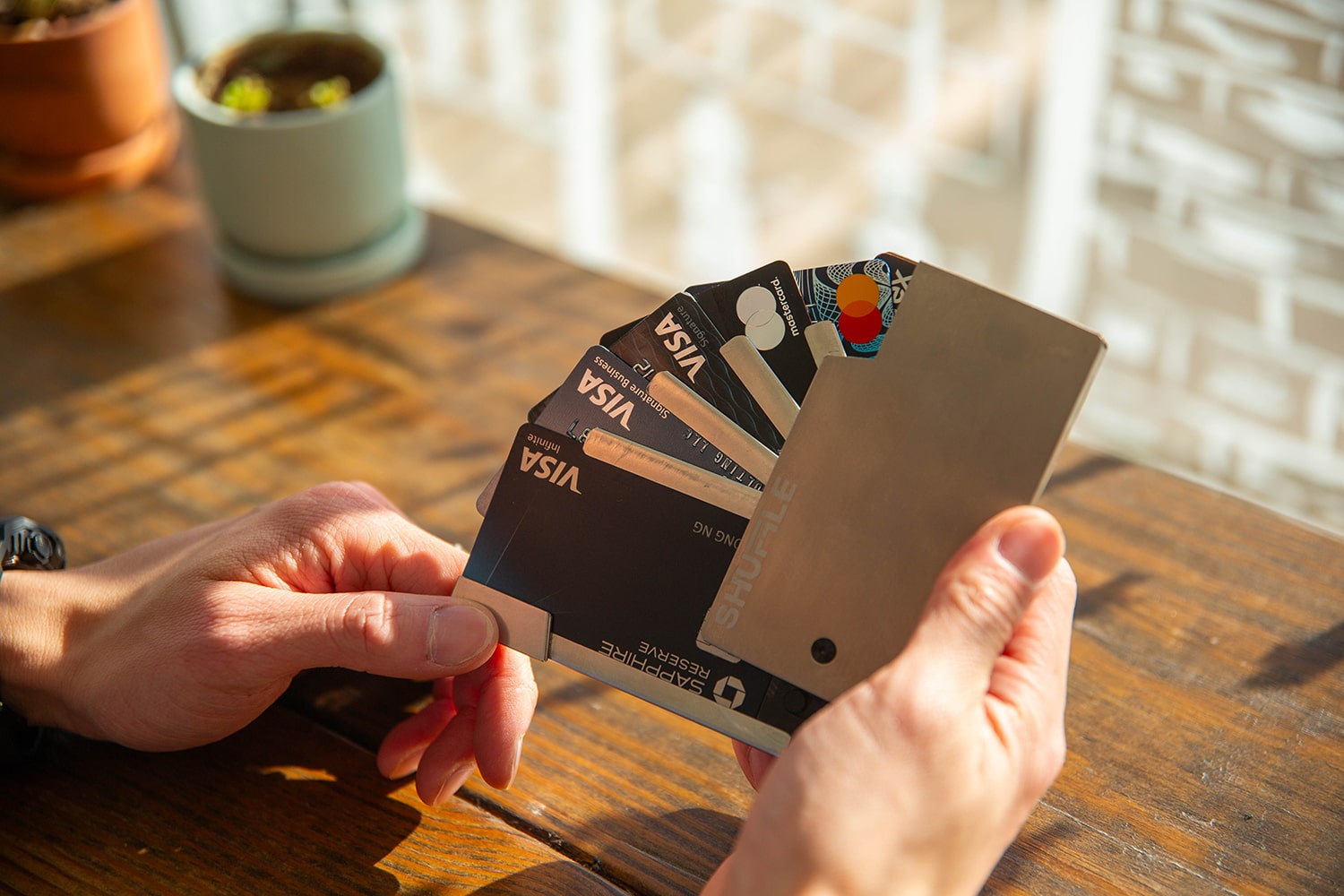 Why is a minimalist wallet better than a regular bifold?